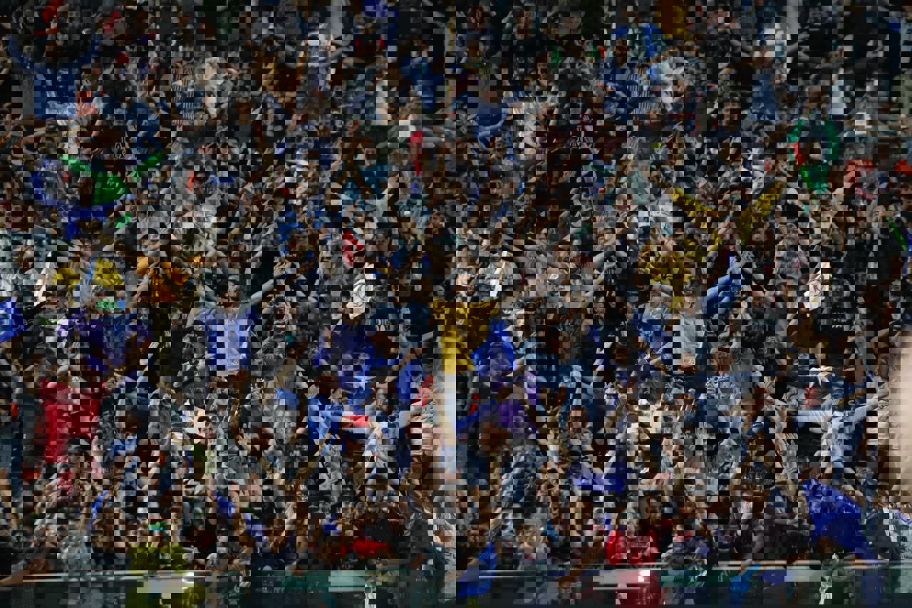 1833239