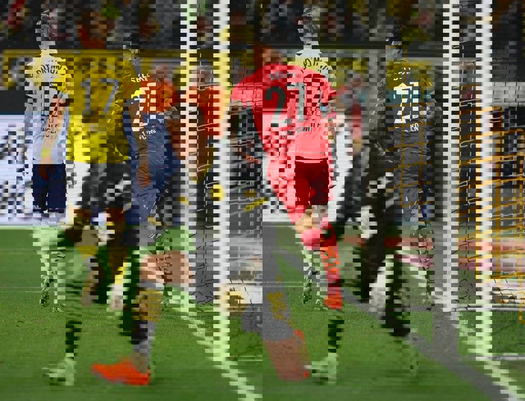 1833562