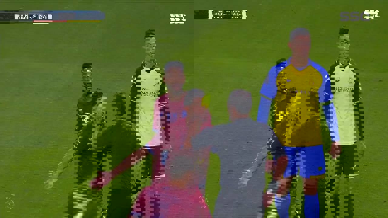 1833579