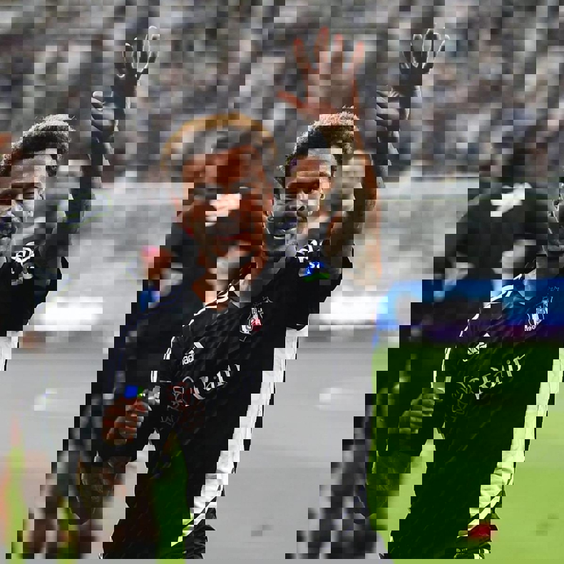 1833327