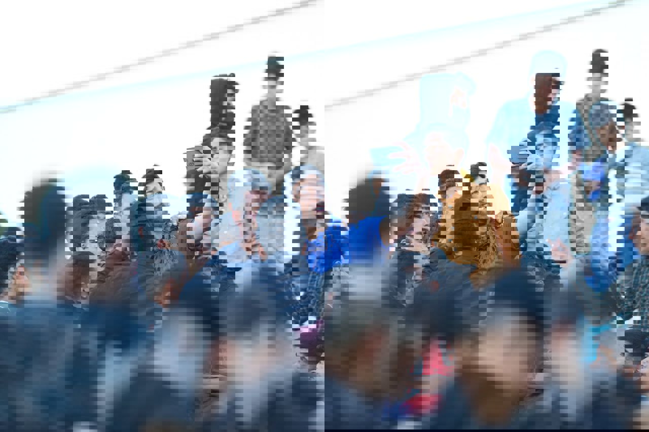 1833352