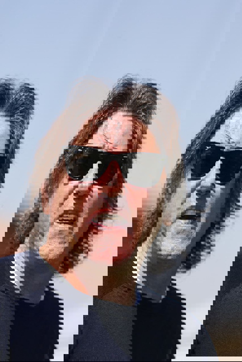 1833391