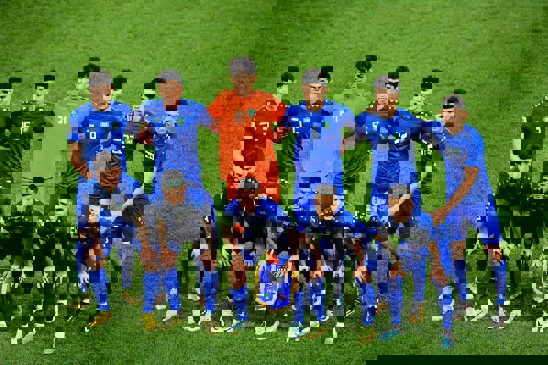 1833476