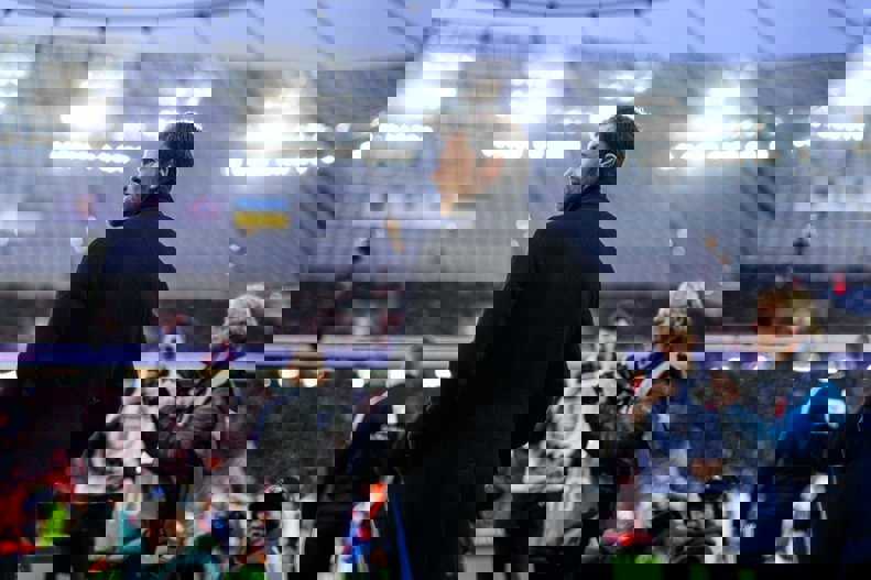 1833913