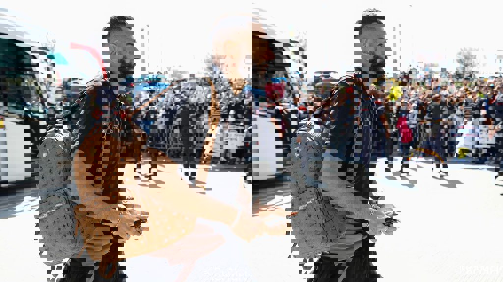 1833756