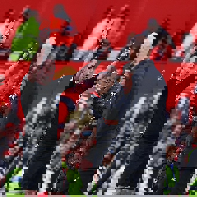 1833883