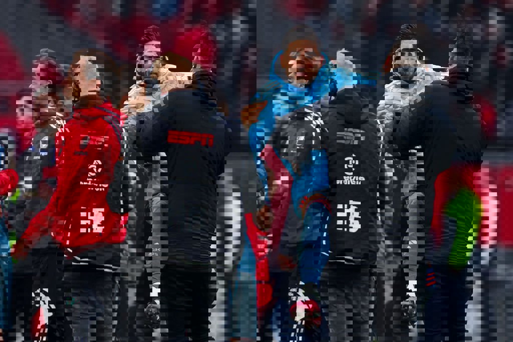 1833827