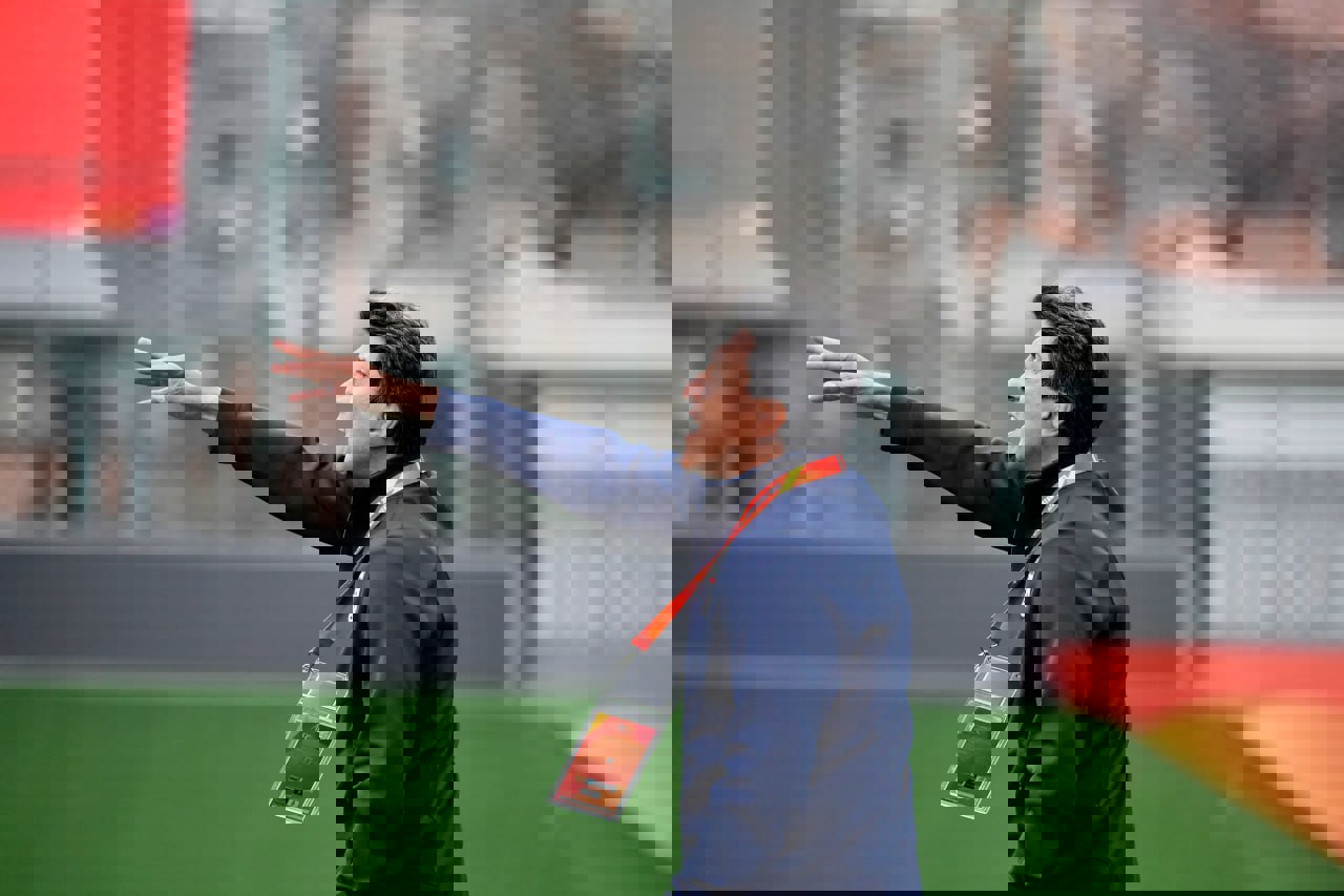 1833970