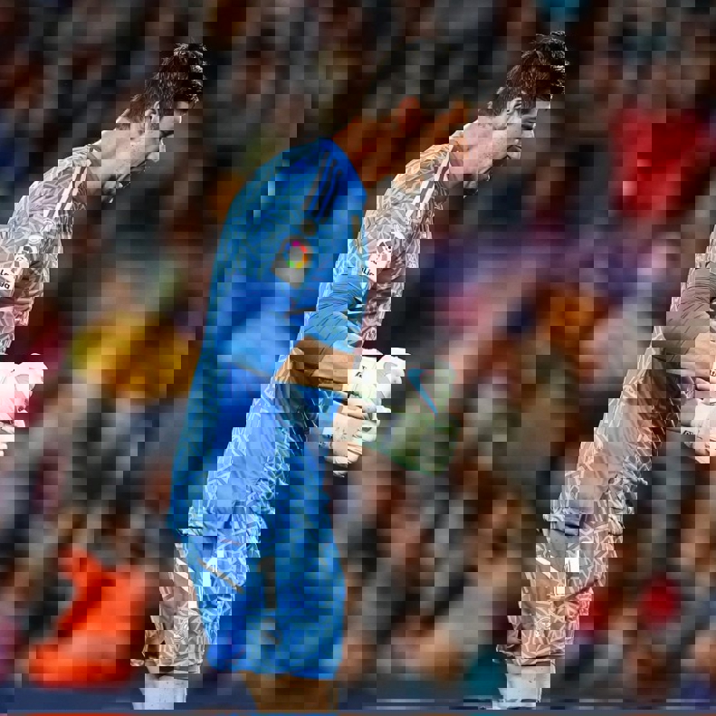 1834023