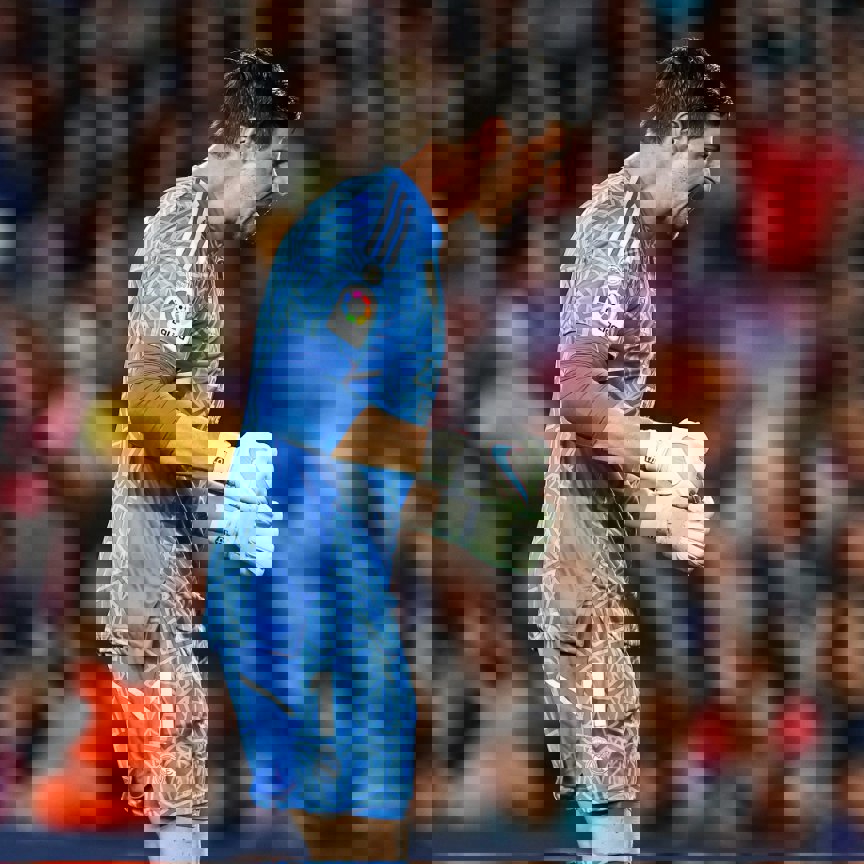 1834023