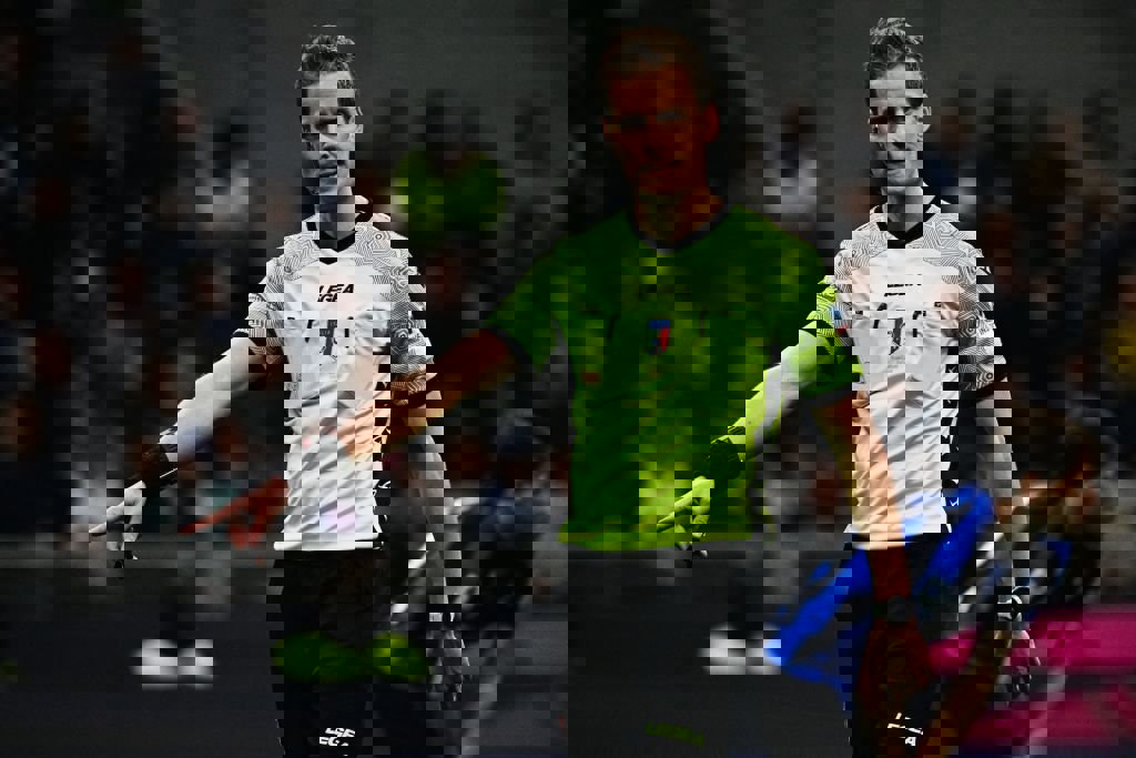 1833948