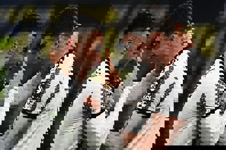 1834081