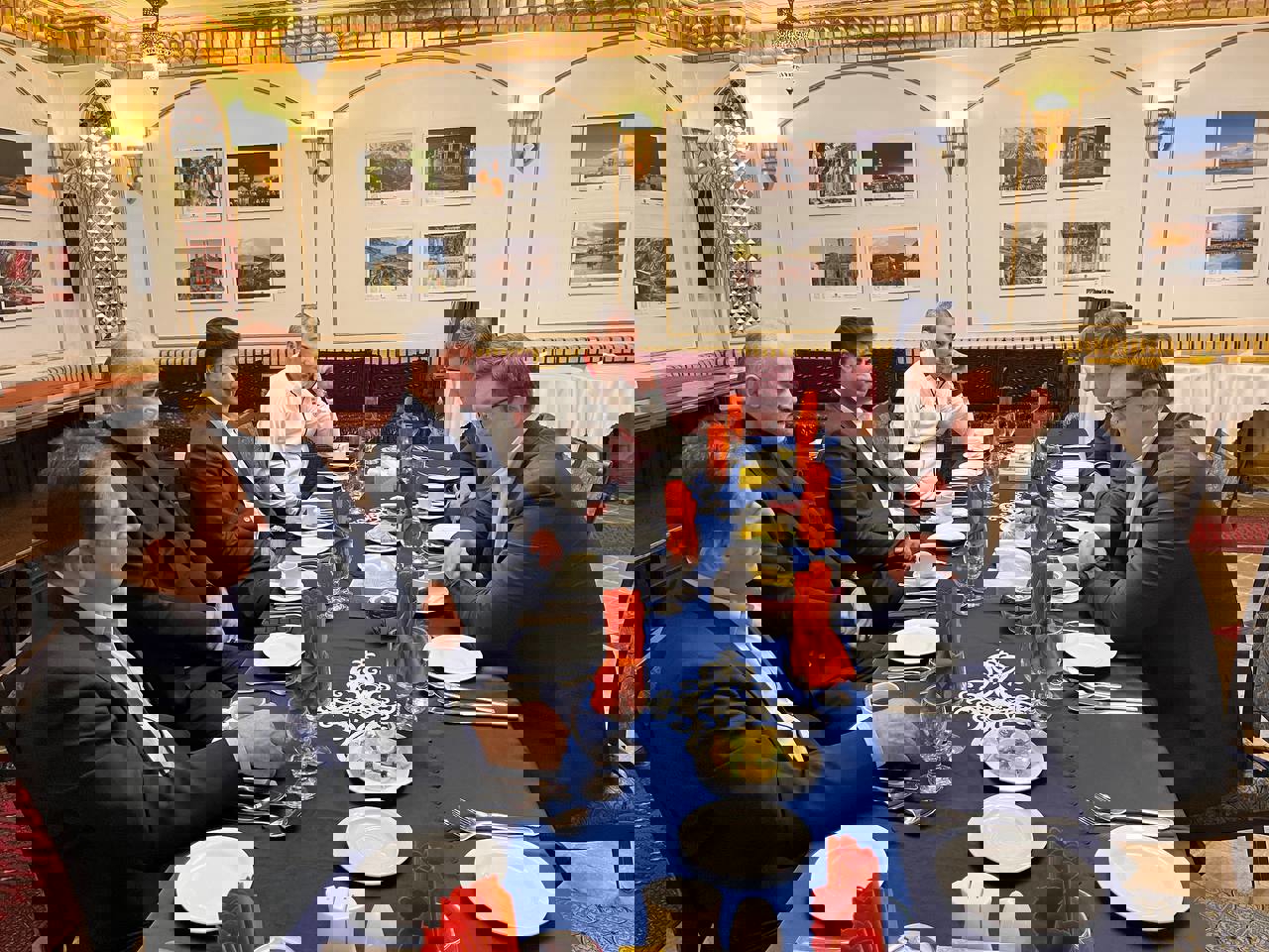 1834653