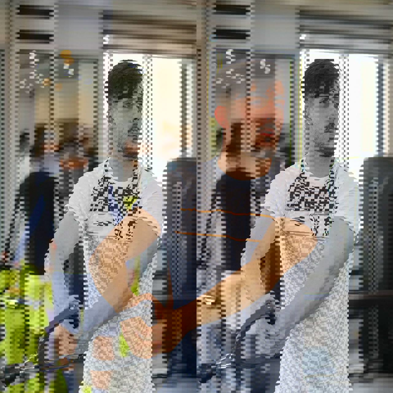 1835182