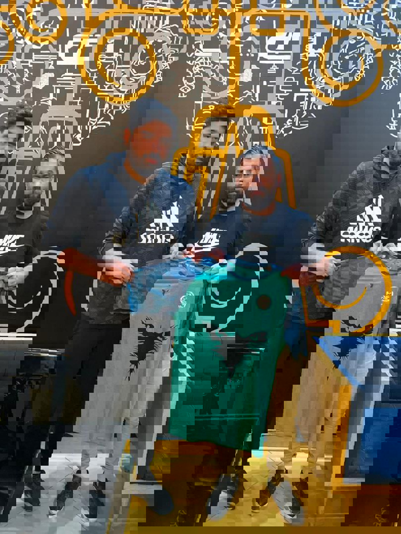 1835433