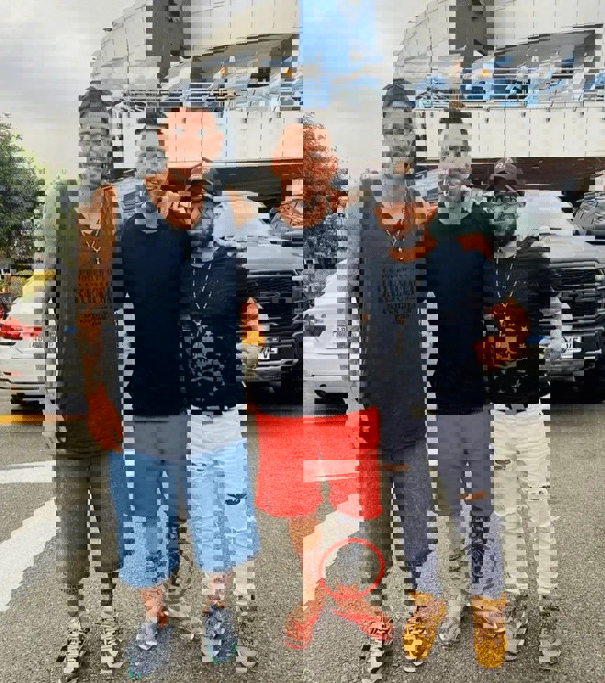 1835611