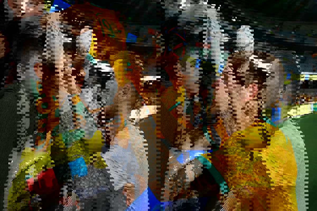 1836609