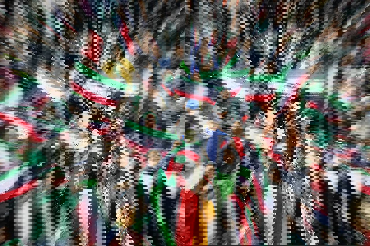 1836562