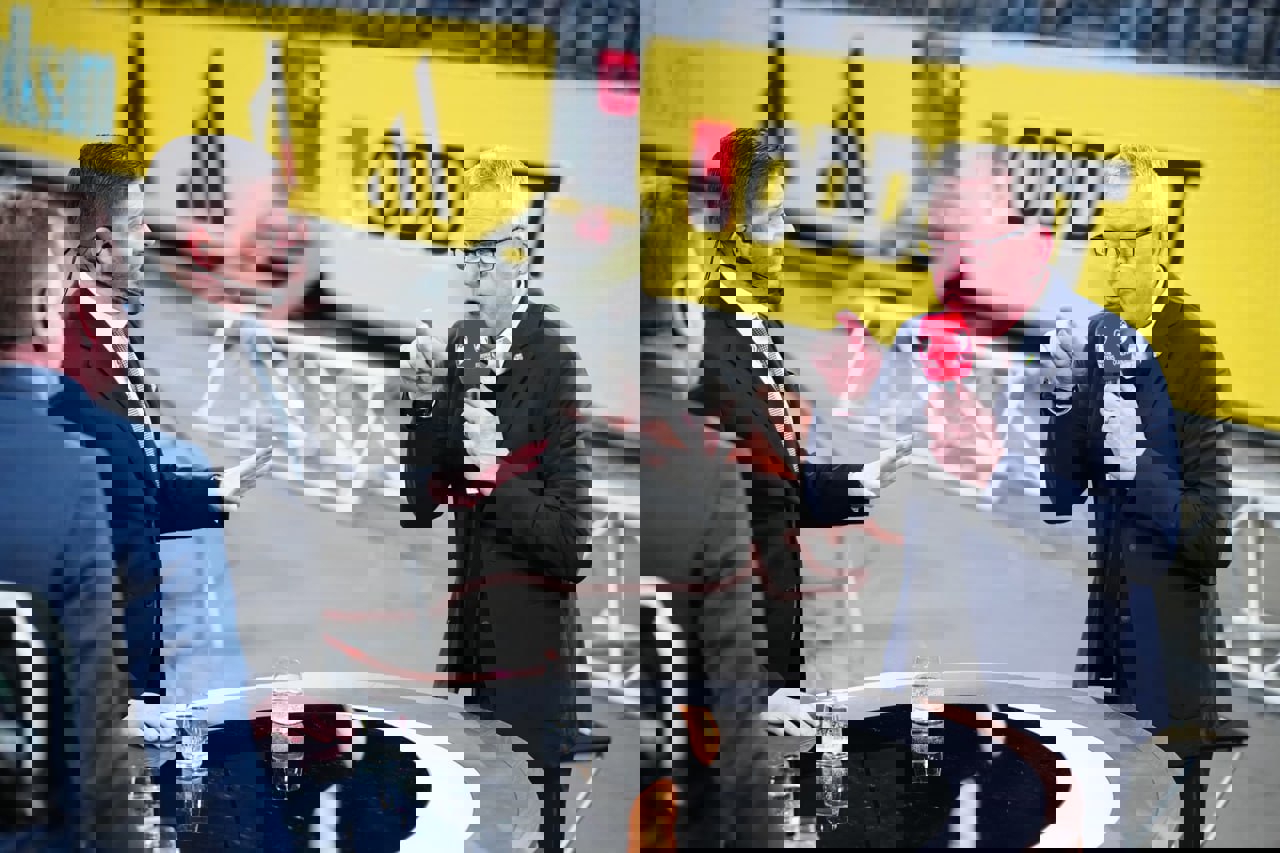 1836630
