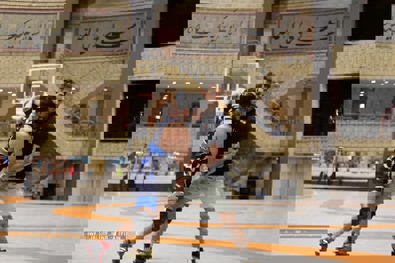1836678