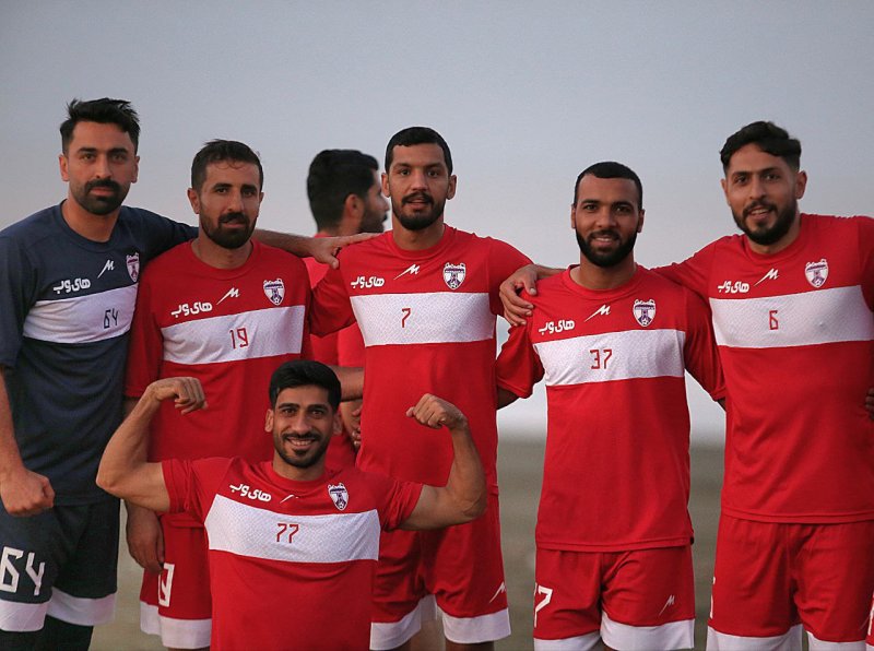 هواداریها در انزلی ساحلیباز شدند!