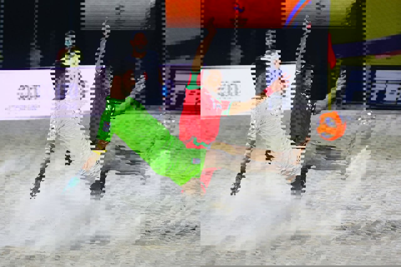 1836978