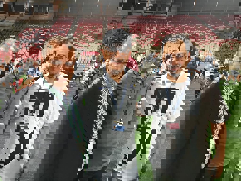 1837309