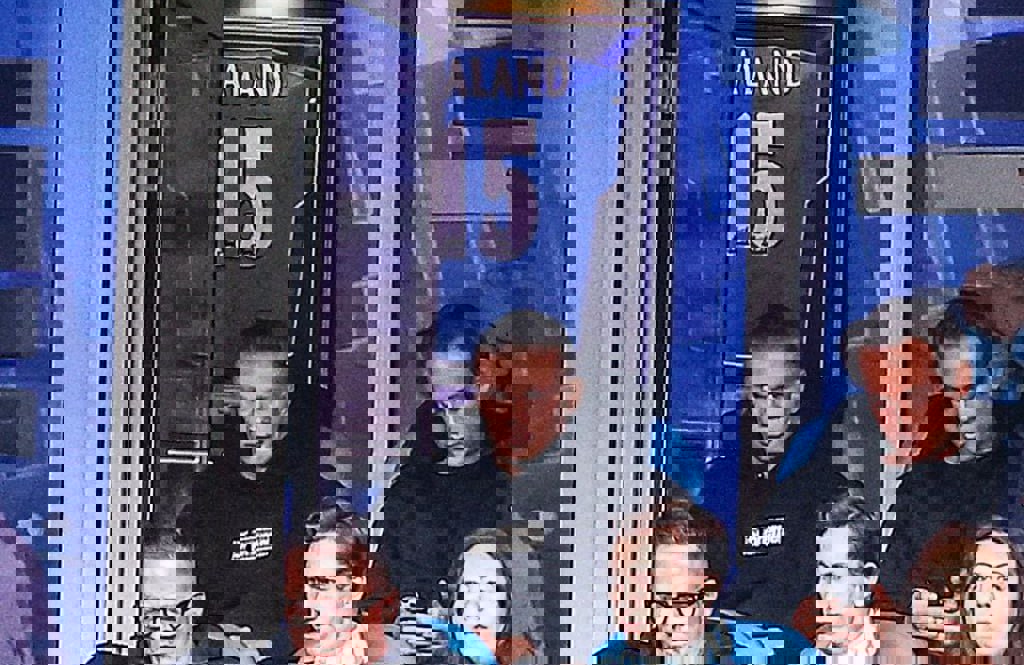1837613
