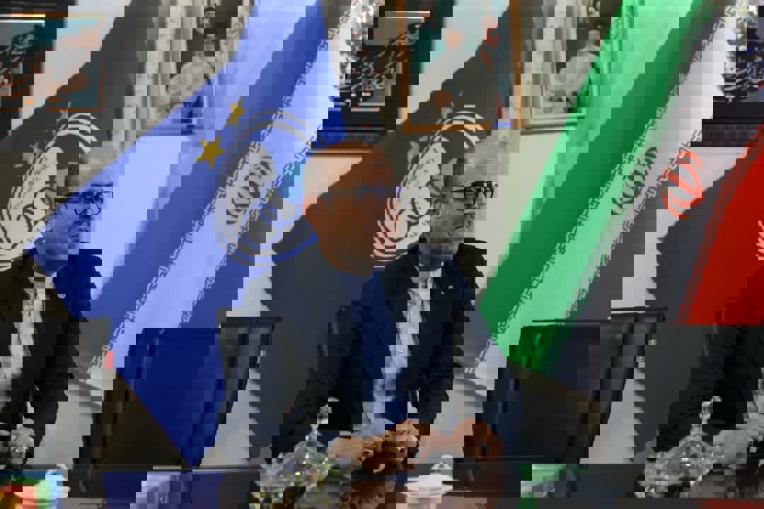1837887