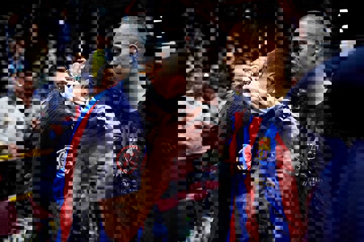 اشک‌های کاپیتان بارسلونا و دلداری دو ملی پوش ایران!