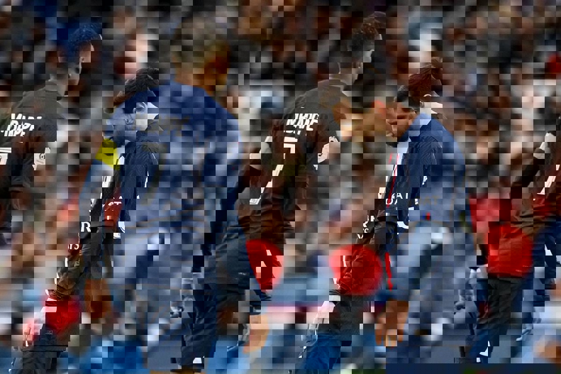 1838072