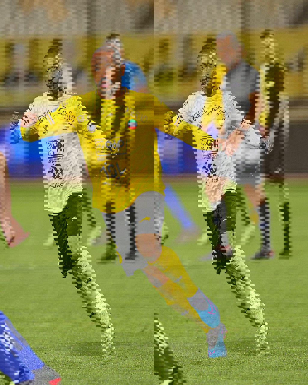 1838196