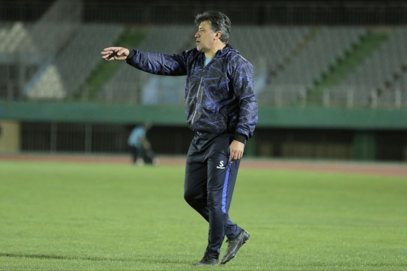 اخراج محبوبِ استقلالی‌ها از نیمکت آلومینیوم!