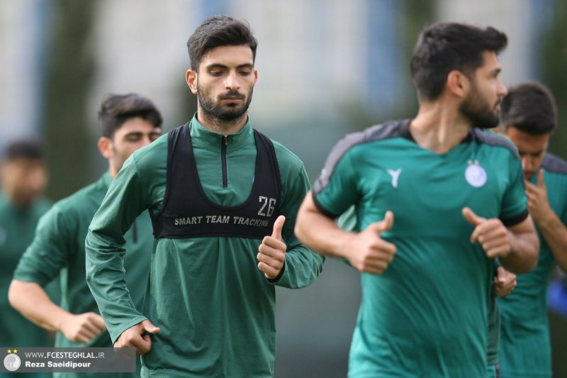 امید ساپینتو در اراک به پاهای این چهار نفر (عکس)