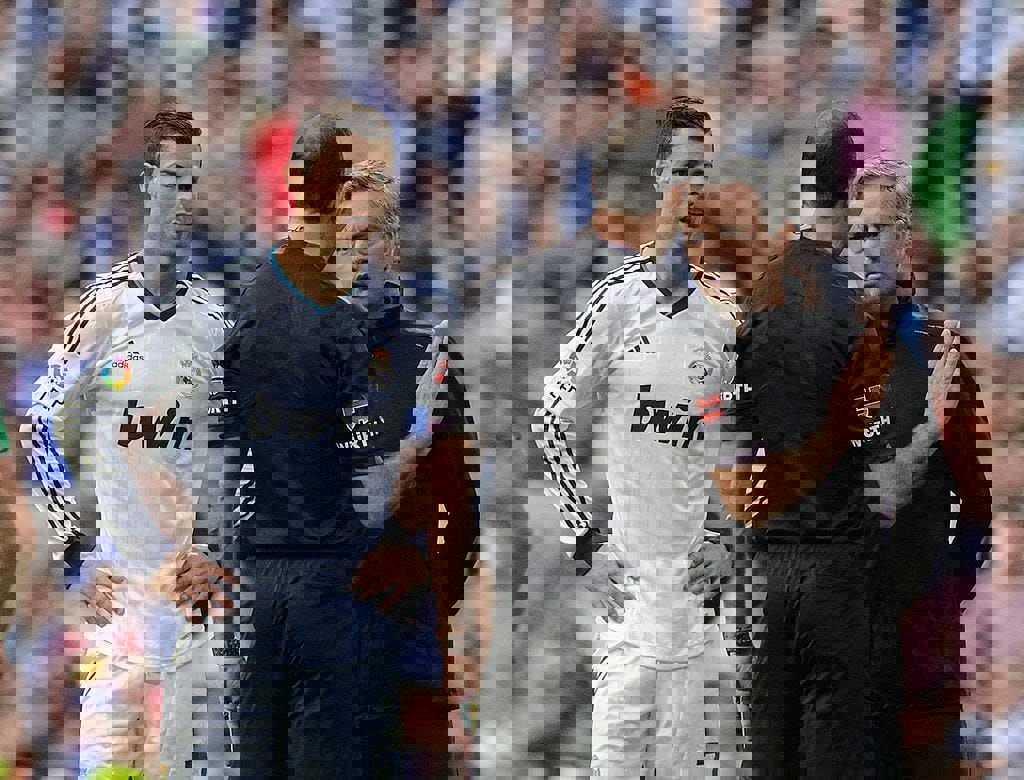 1839435