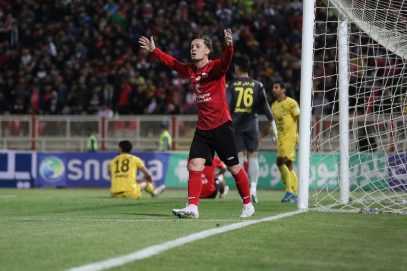 گوستاوو دومین ضربه مهلک را هم به سپاهان زد