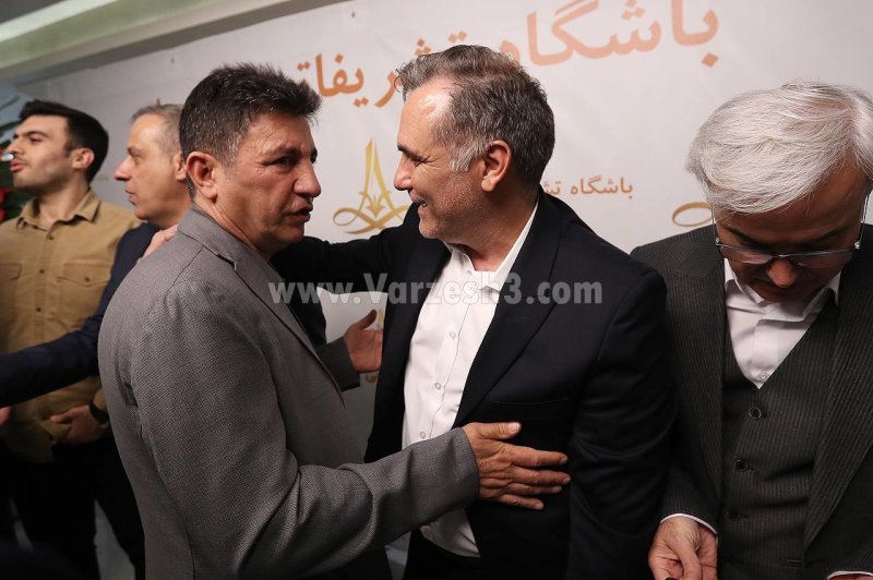 امیر قلعه کنار بازیکن و سرپرست تیمش! (عکس)