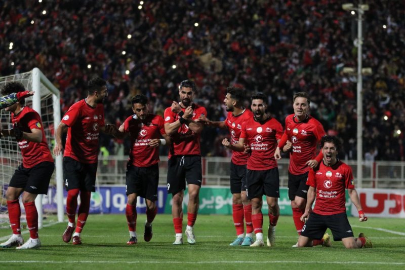 جنگ آقای گلی داغ لیگ برتر در کرمان