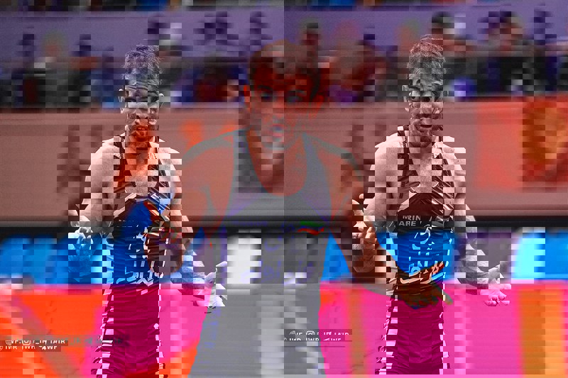 1840786