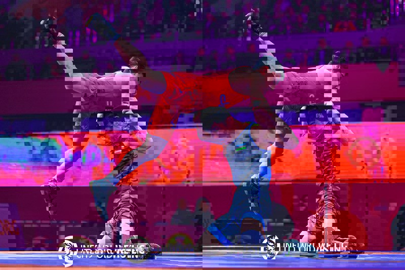 1840903