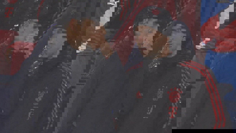 1851371