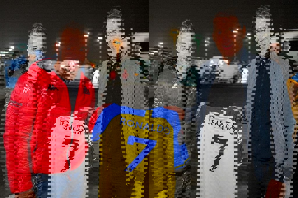 1851378