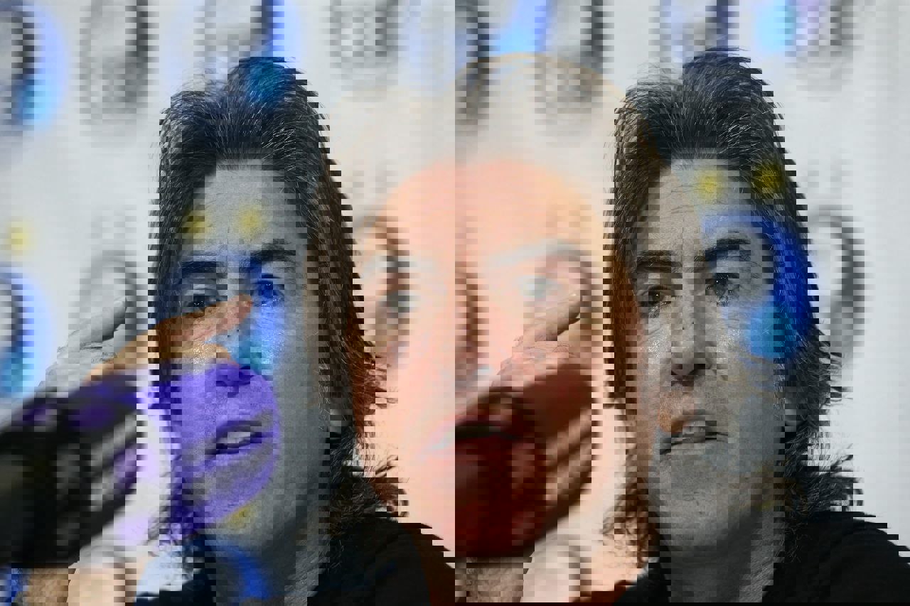1852160