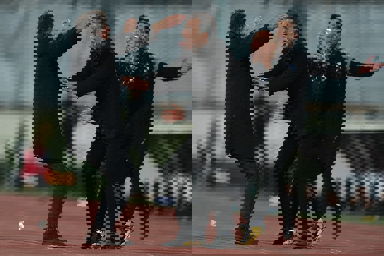 1852744