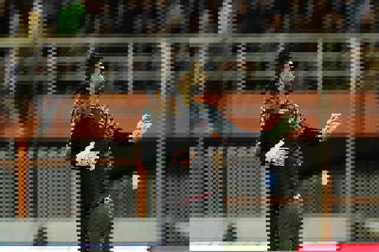 1852284