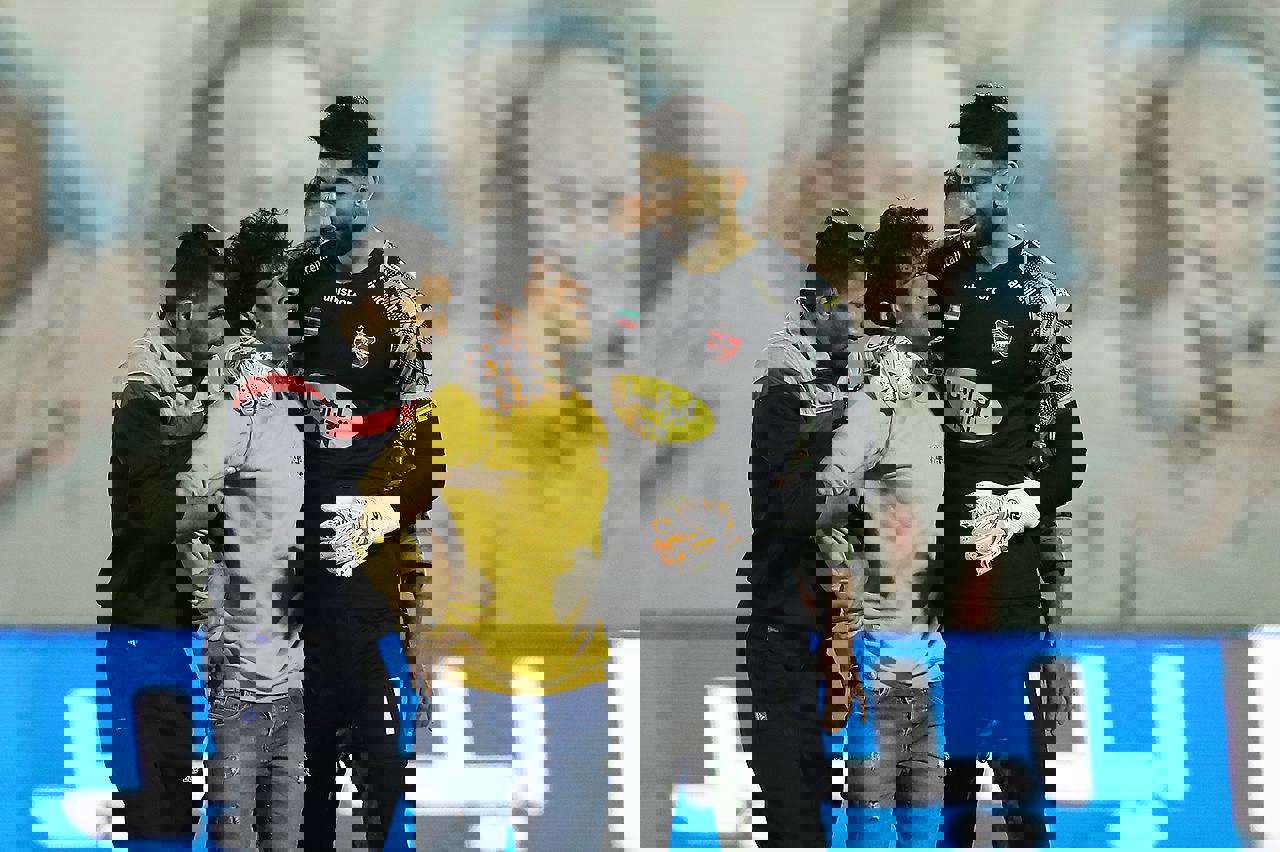 1852289