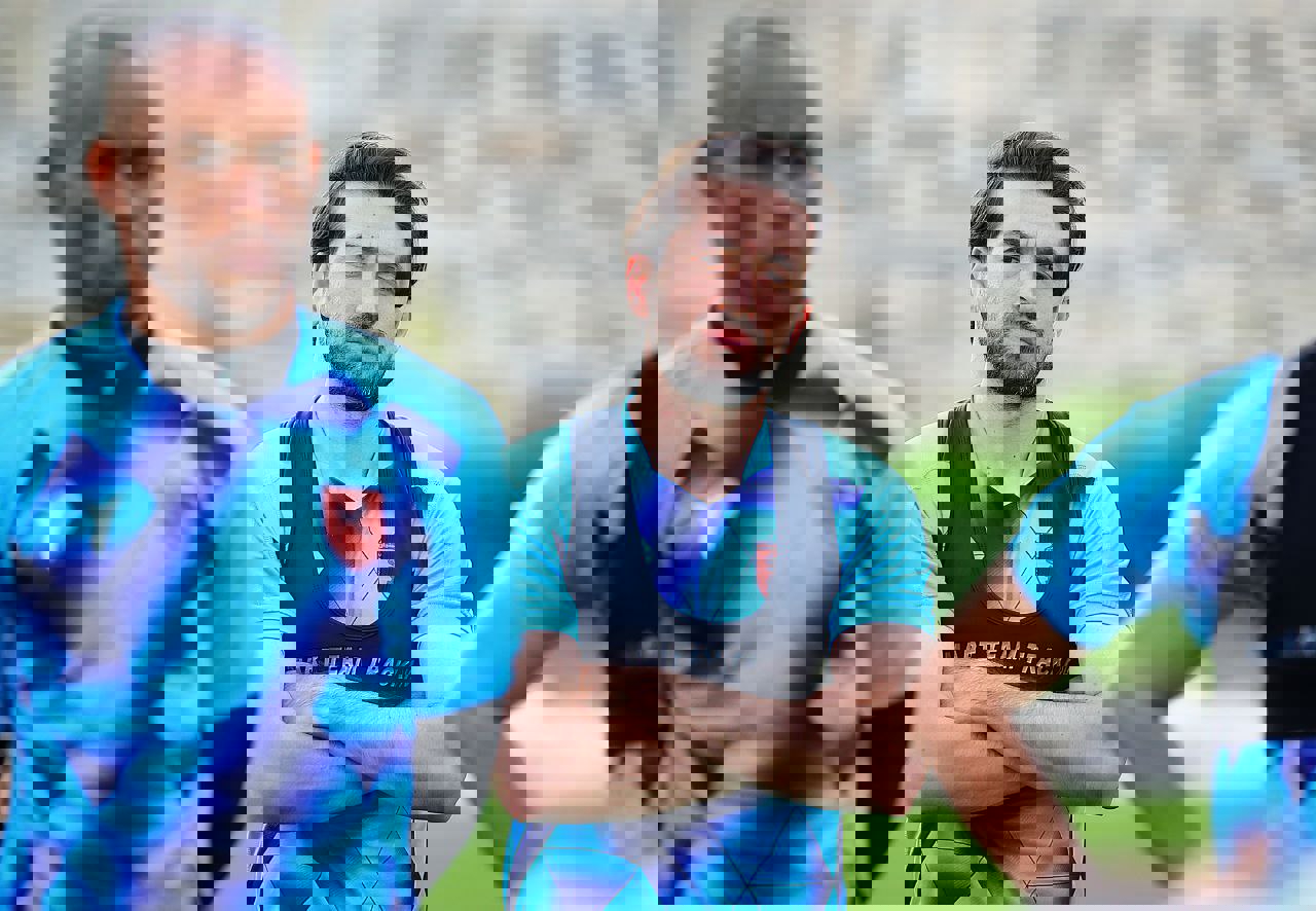 1852327