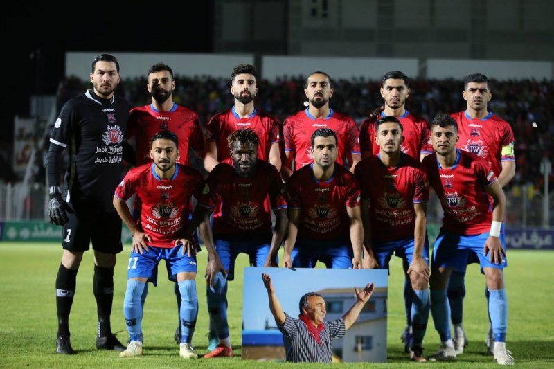 مدافع قهرمانی وارد شد! (تصویر)