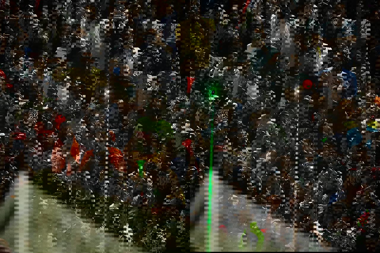 1852463