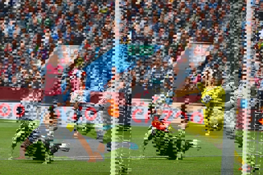 1852584